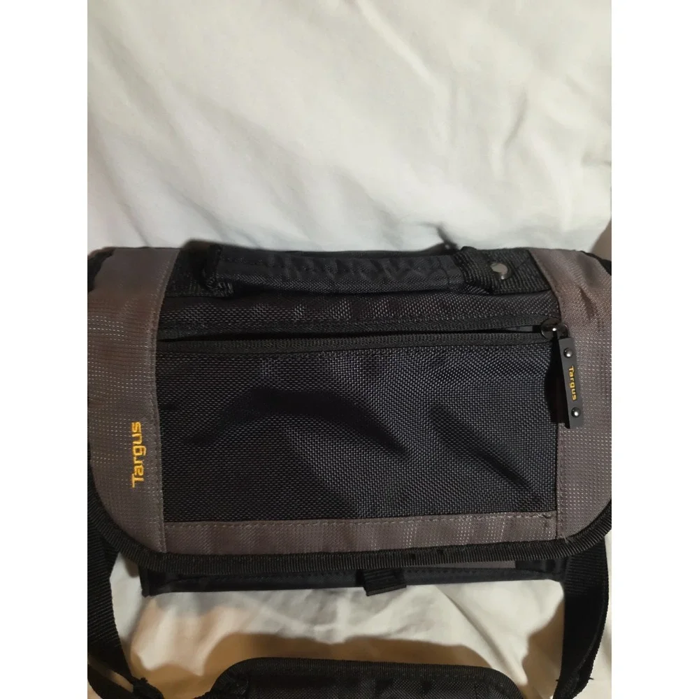Targus 11 Inch Messenger Bag